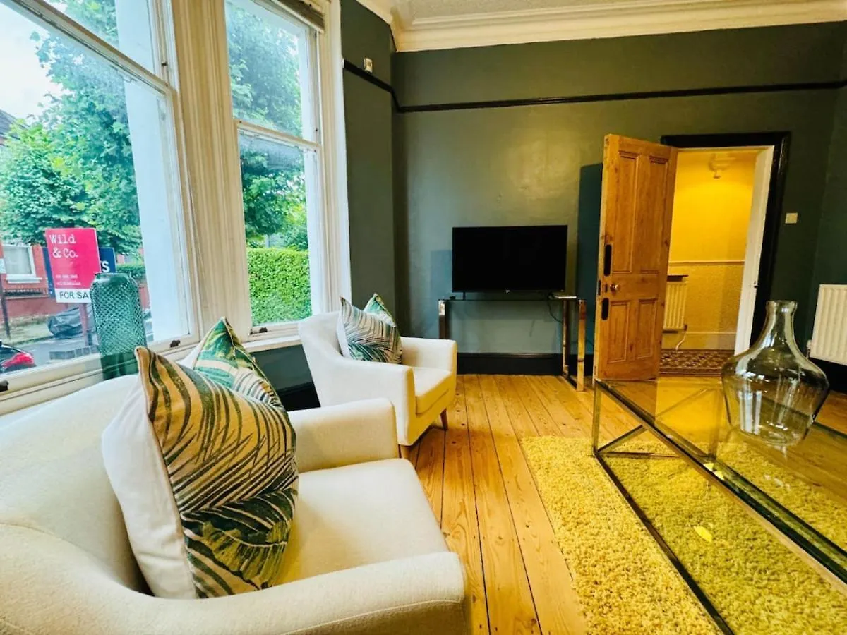 Charming Victorian Townhouse In Hackney Villa London 0*,  United Kingdom