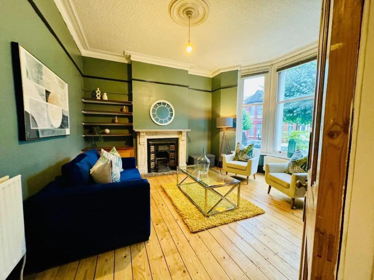 Charming Victorian Townhouse In Hackney Villa London 0*,